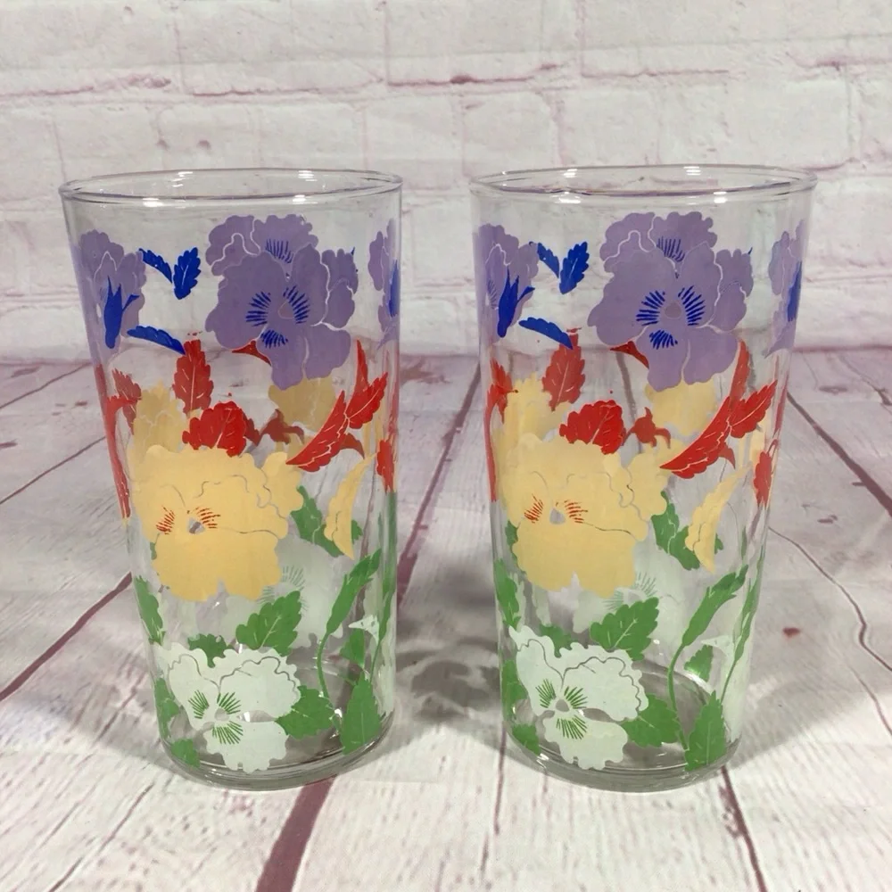 Vintage Floral Glass Tumblers with Multicolor Design